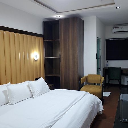 Hotel 35 Embassy 拉各斯 外观 照片