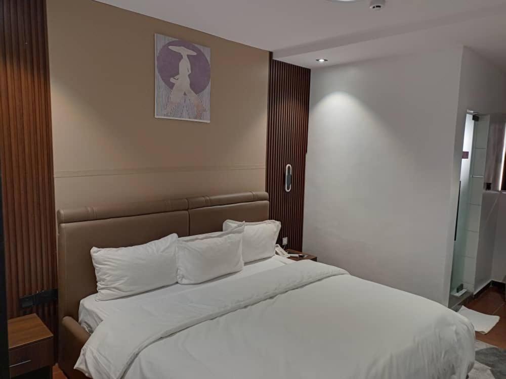 Hotel 35 Embassy 拉各斯 外观 照片