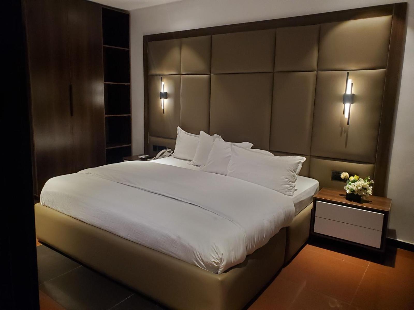 Hotel 35 Embassy 拉各斯 外观 照片